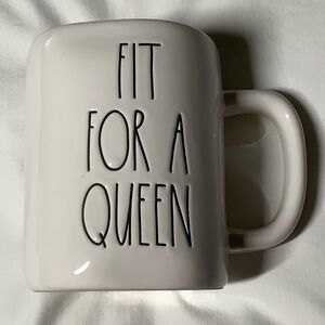 RAE DUNN FIT FOR A QUEEN MUG
